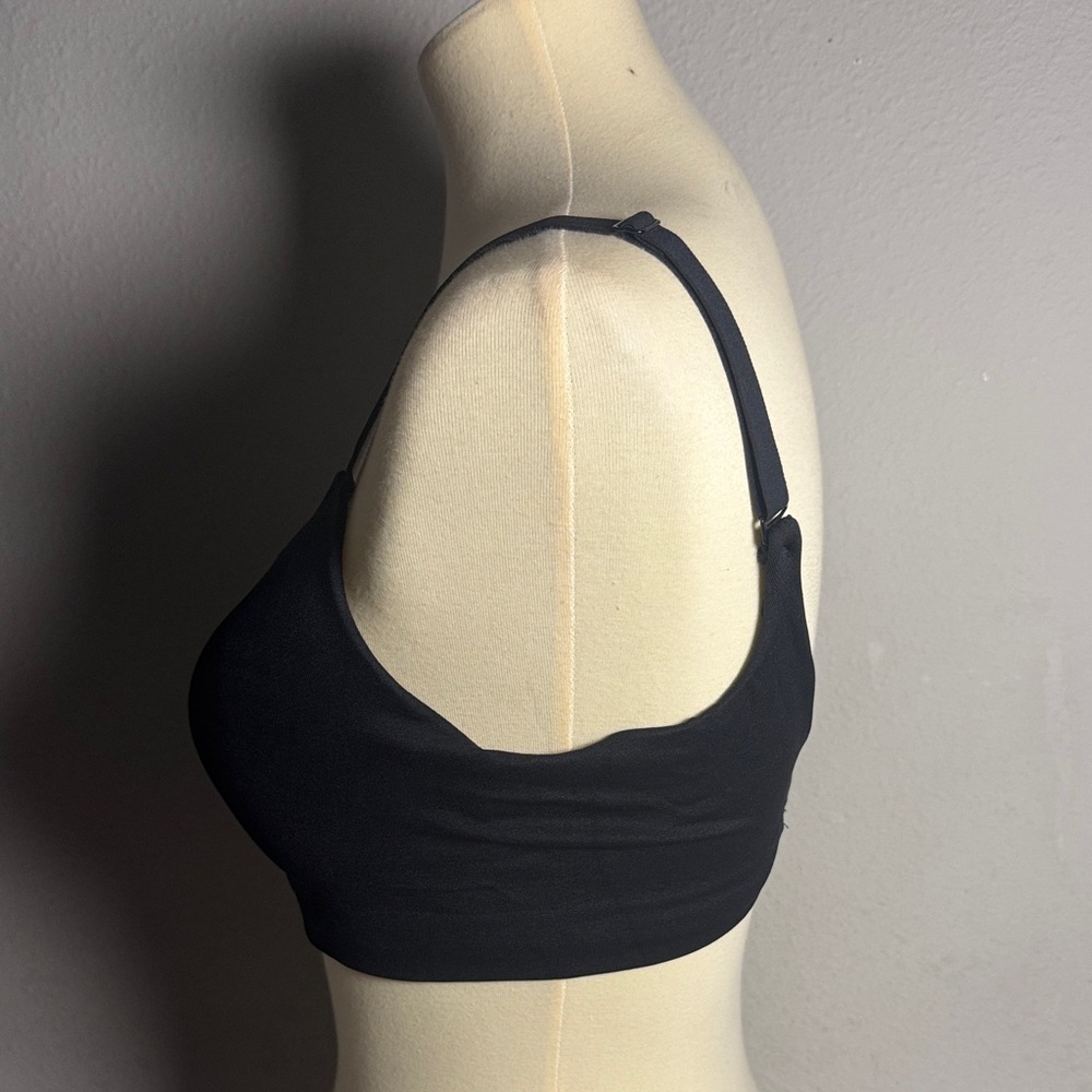 Sleek Black Women's Bra - Picture 2 of 4